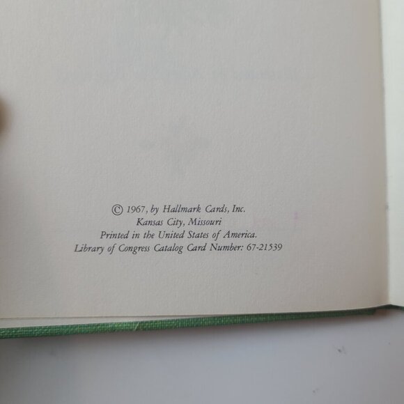 *4 for $20* Vintage Book - Happiness is Everywhere - 1967 Hallmark - Picture 5 of 7